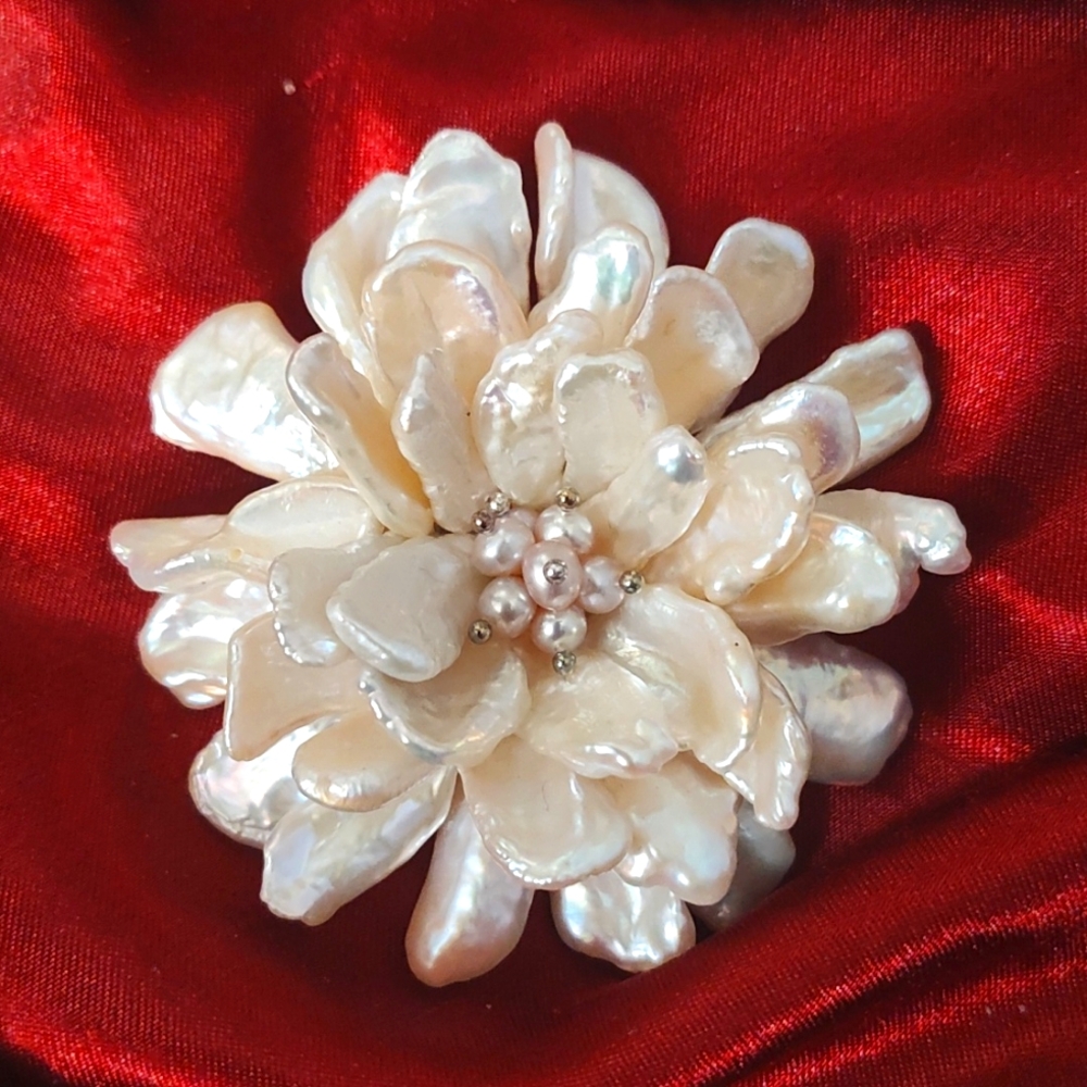 Mop Cornflake Flower Pendant/Enhancer Magnetic Sa… - image 2